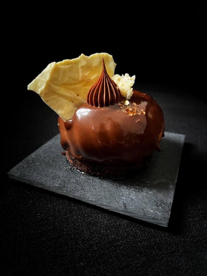 Platinum Palace Boutique Hotel & Spa Wroclaw Dış mekan fotoğraf A chocolate dessert