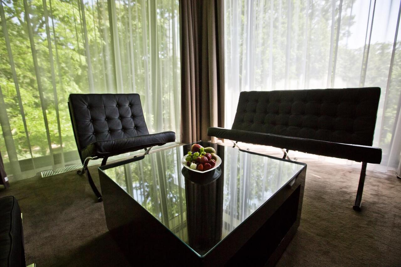 Platinum Palace Boutique Hotel & Spa Wroclaw Dış mekan fotoğraf Interior of a suite at the hotel