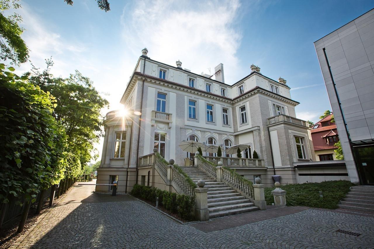 Platinum Palace Boutique Hotel & Spa Wroclaw Dış mekan fotoğraf The main building of the university