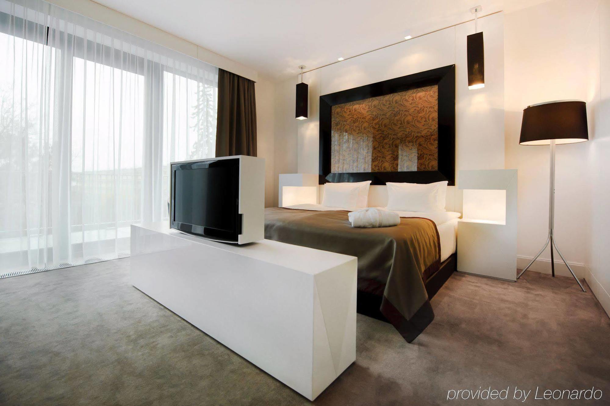 Platinum Palace Boutique Hotel & Spa Wroclaw Oda fotoğraf A bedroom